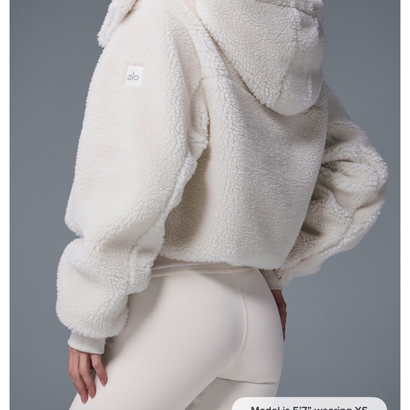 ALO Yoga Cream Sherpa Puffer Jacket - Picture 3 of 10